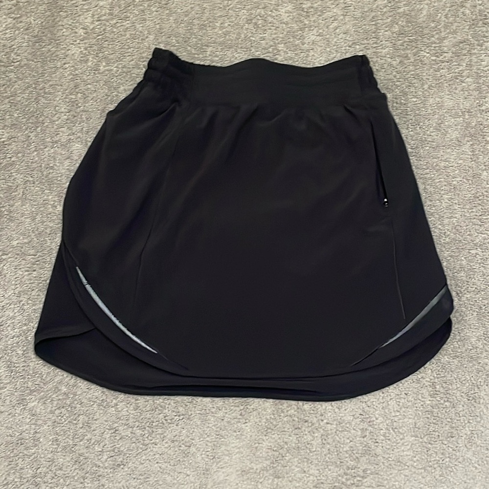 EC Lululemon Hotty Hot High-Rise Skirt - Black - Size 4